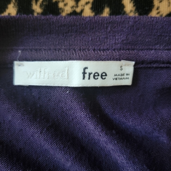 Aritzia Wilfred free shirt - Picture 5 of 6